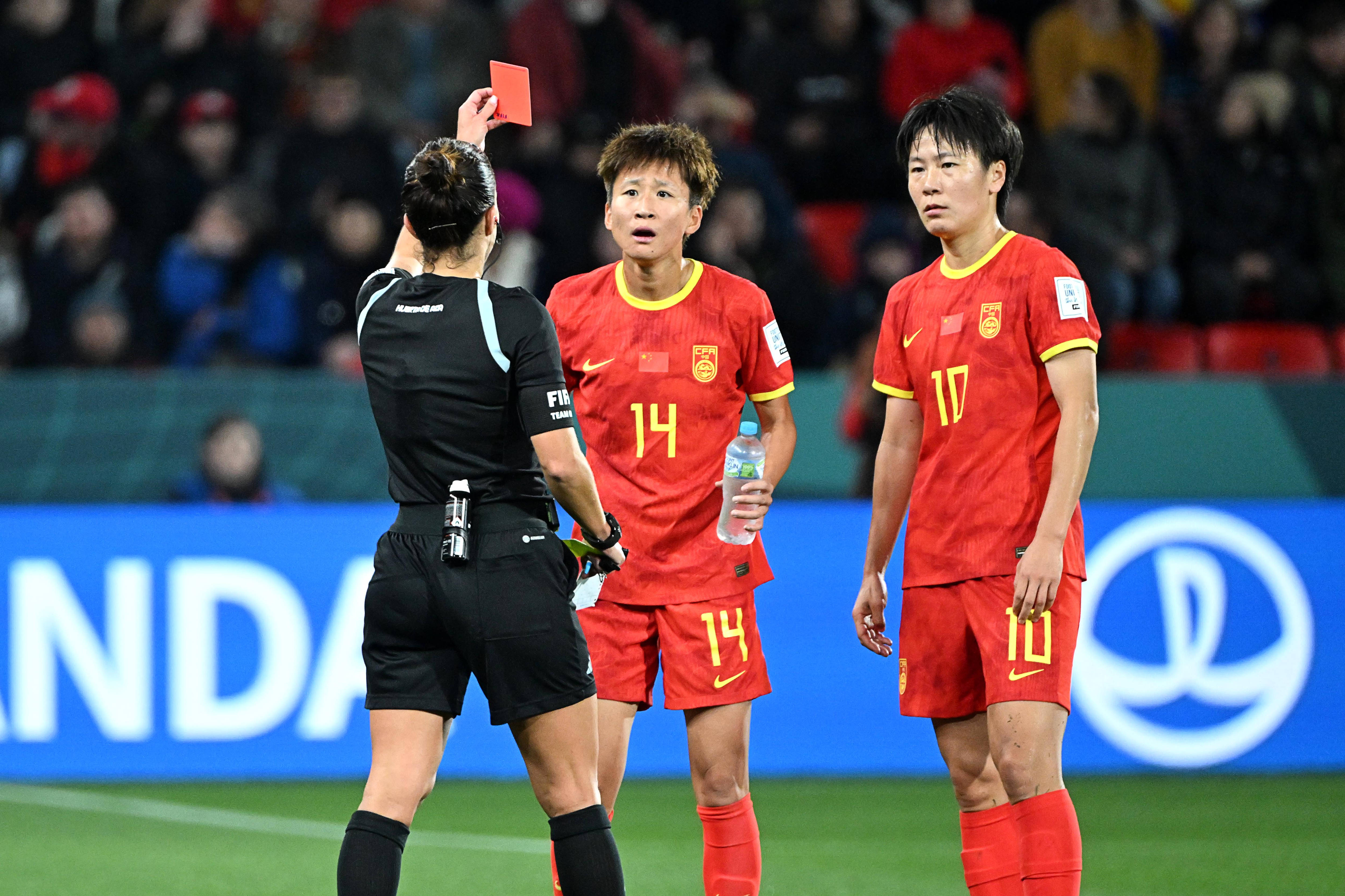 关于世界杯女足赛场上，中国队呈现强大实力的信息