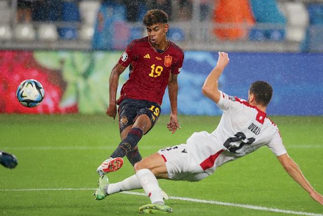 爱游戏官网-包含欧锦赛球队蓄力冲刺，备战周末半决赛的词条