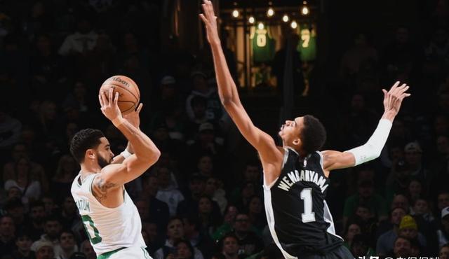 包含凯尔特人胜出马刺，继续推进季后征程的词条