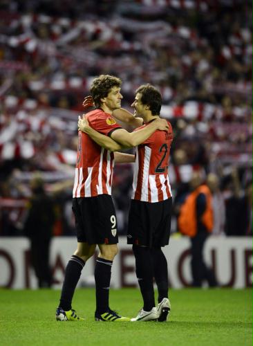 西班牙球队集体抗议裁判判罚，引发争议