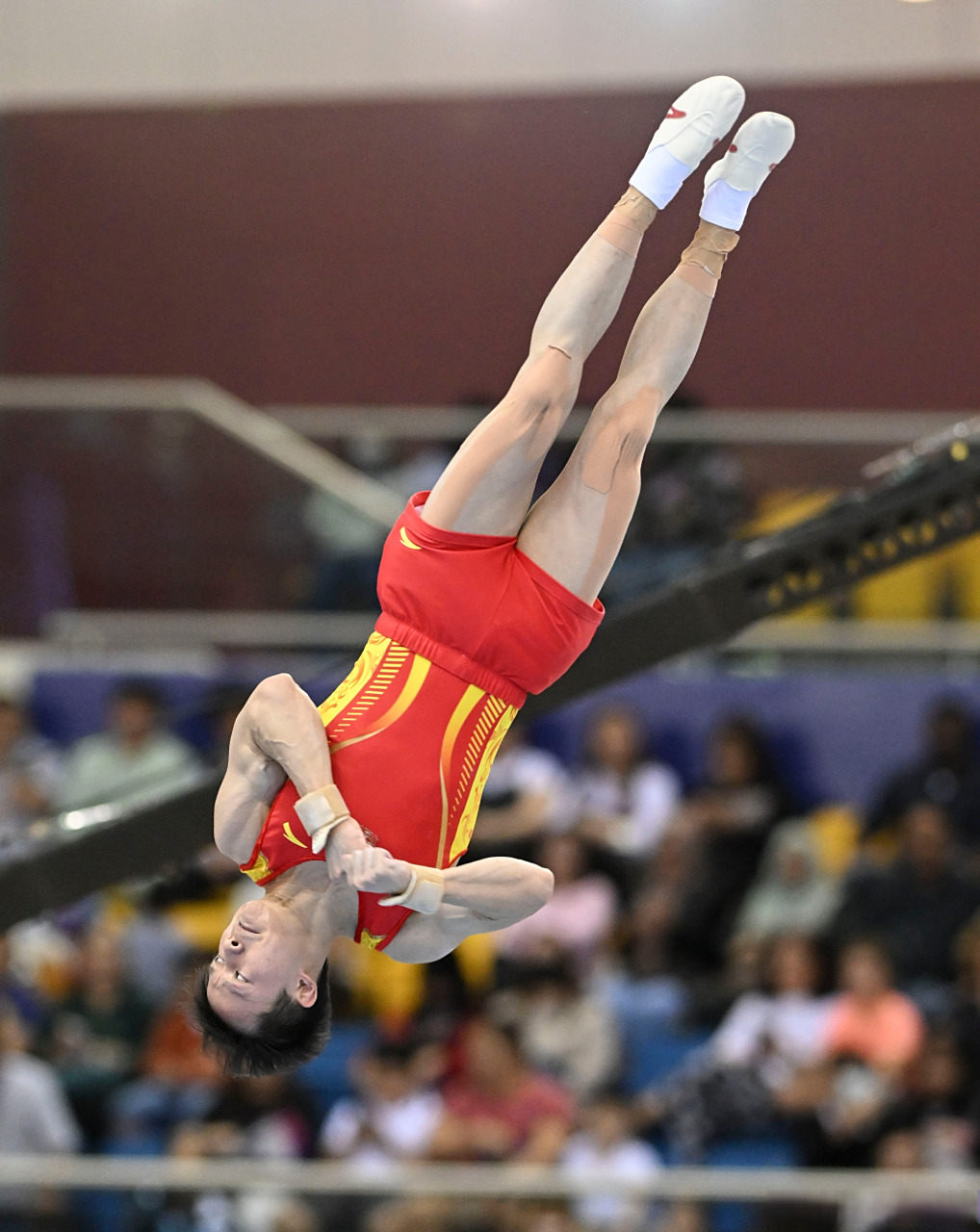 拉脱维亚体操选手冲刺成功夺冠
