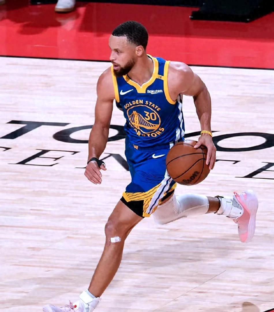 勇士大胜火箭，晋级下一轮比赛