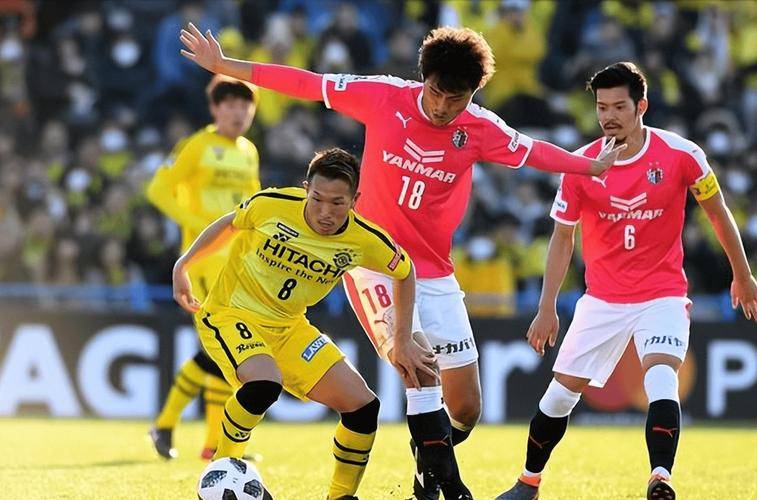 爱游戏app-关于攻防大战：广州恒大和柏太阳神的胶着比赛的信息