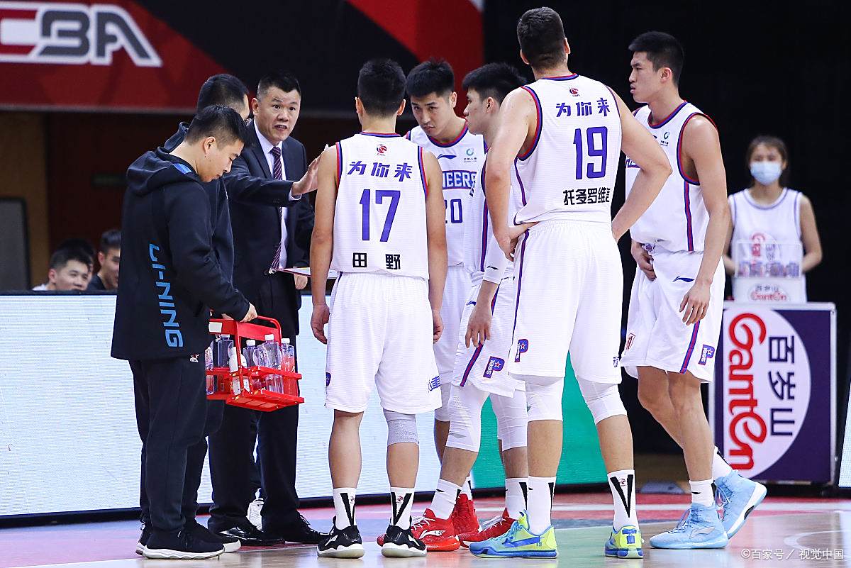 一场场精彩对决，球员们全力以赴