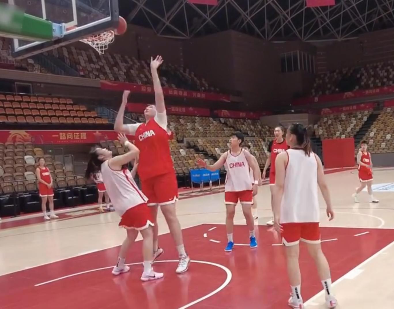 爱游戏官方入口-NBA球员带队参加中国篮球友谊赛