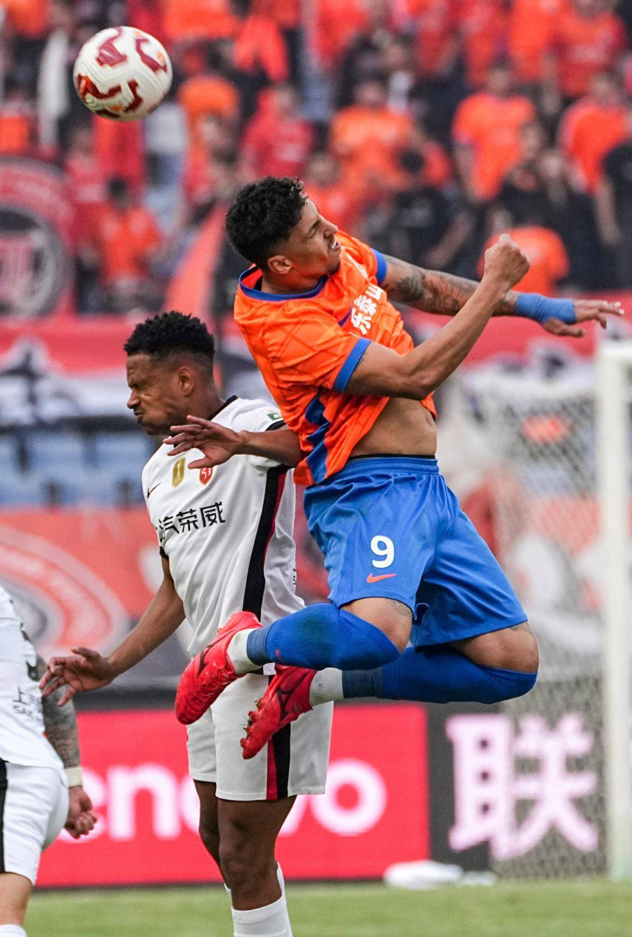 爱游戏官网-现任中超冠军难保卫冠军，新赛季压力重重的简单介绍