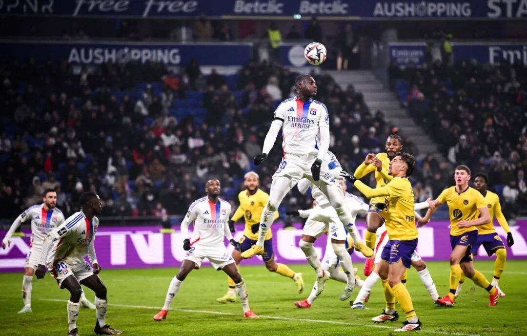 爱游戏入口-摩纳哥队在法甲比赛中遭遇一场惨败