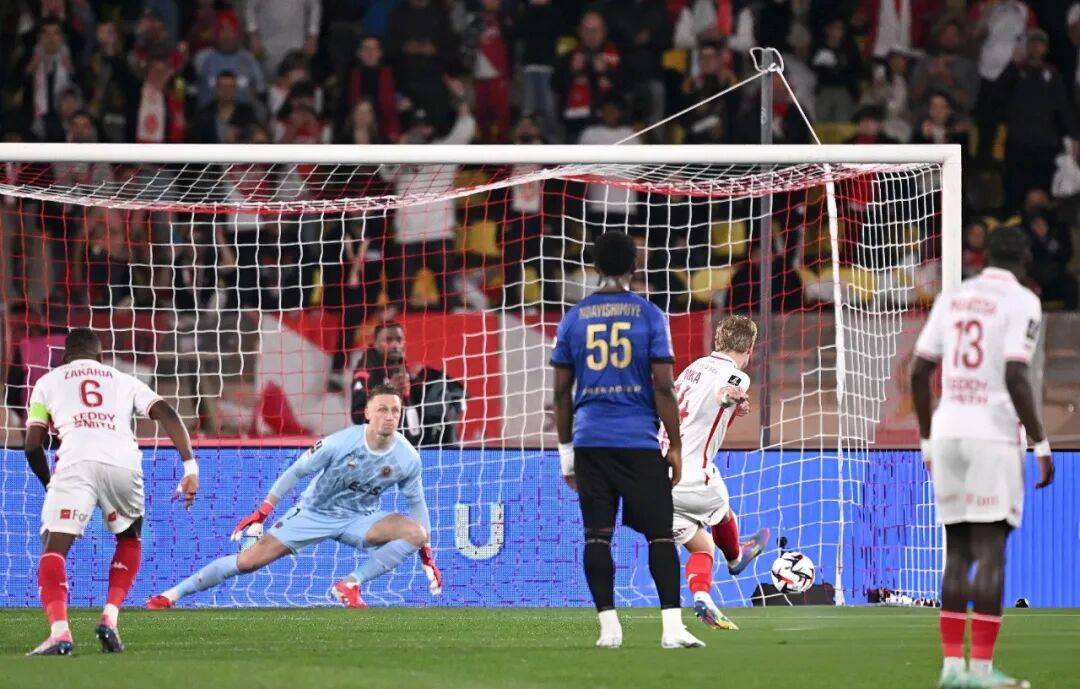 摩纳哥队在法甲比赛中遭遇一场惨败